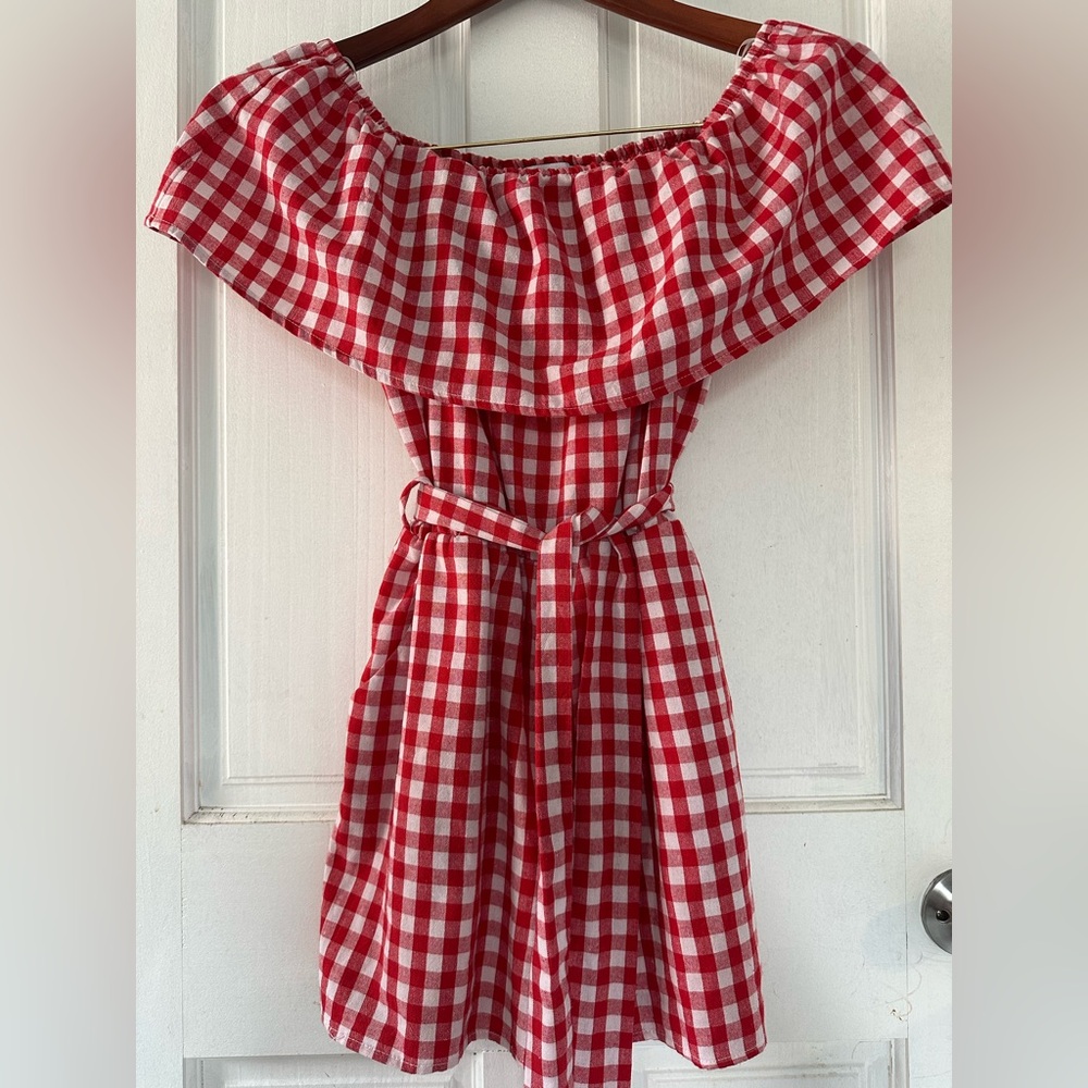 🌻 Red Gingham Off-The-Shoulder Romper 🌻